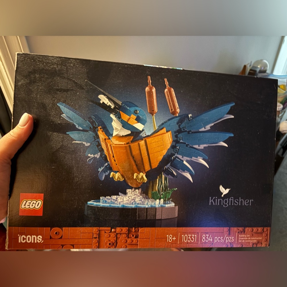 LEGO Icons Kingfisher with Blue and Orange